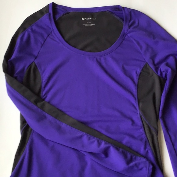 Fabletics Athletic Long Sleeve - Picture 5 of 9